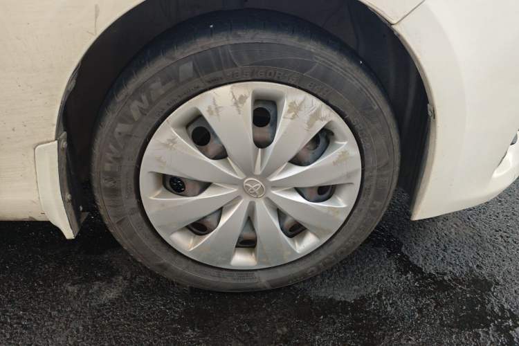 Used Toyota YARiS L Zhi Xuan 2015 1.5E Automatic Charm Edition Right Front Wheel Hub