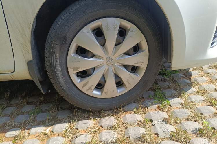 Used Toyota YARiS L Zhi Xuan 2015 1.5E Automatic Charm Edition Right Front Wheel Hub