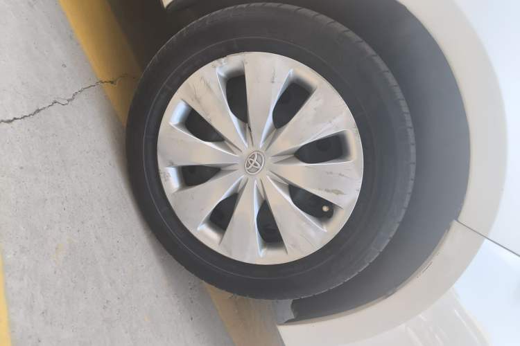 Used Toyota YARiS L Zhi Xuan 2015 1.5E Automatic Charm Edition Right Front Wheel Hub