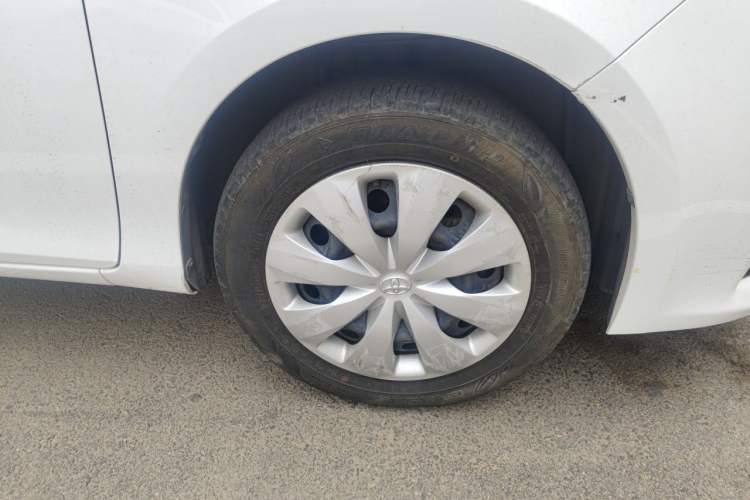 Used Toyota YARiS L Zhi Xuan 2015 1.5E Automatic Charm Edition Right Front Wheel Hub