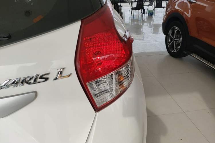 Used Toyota YARiS L Zhi Xuan 2015 1.5E Automatic Charm Edition Right Rear Taillight