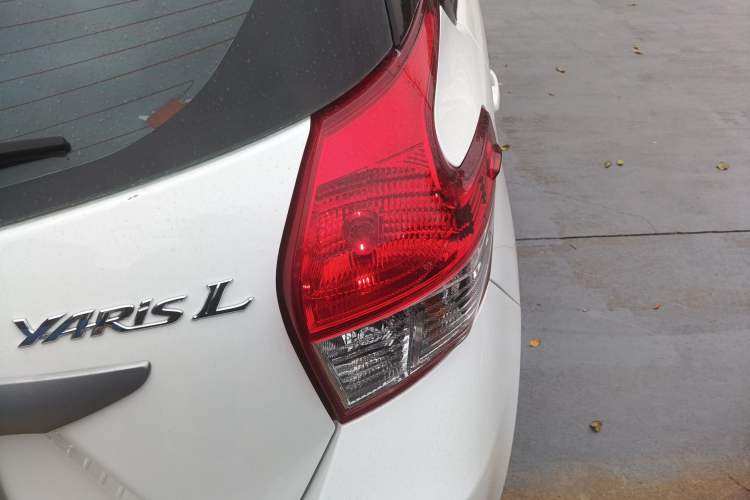 Used Toyota YARiS L Zhi Xuan 2015 1.5E Automatic Charm Edition Right Rear Taillight