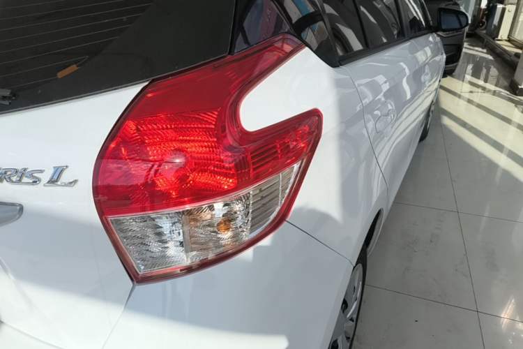 Used Toyota YARiS L Zhi Xuan 2015 1.5E Automatic Charm Edition Right Rear Taillight