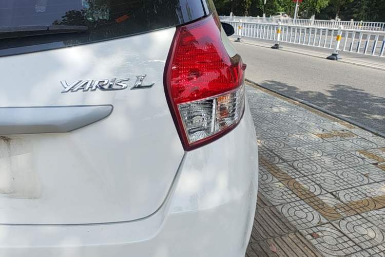 Used Toyota YARiS L Zhi Xuan 2015 1.5E Automatic Charm Edition Right Rear Taillight