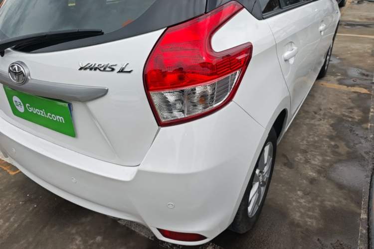 Used Toyota YARiS L Zhi Xuan 2015 1.5G Automatic Xuan Dong Sunroof Special Edition Right Rear Taillight