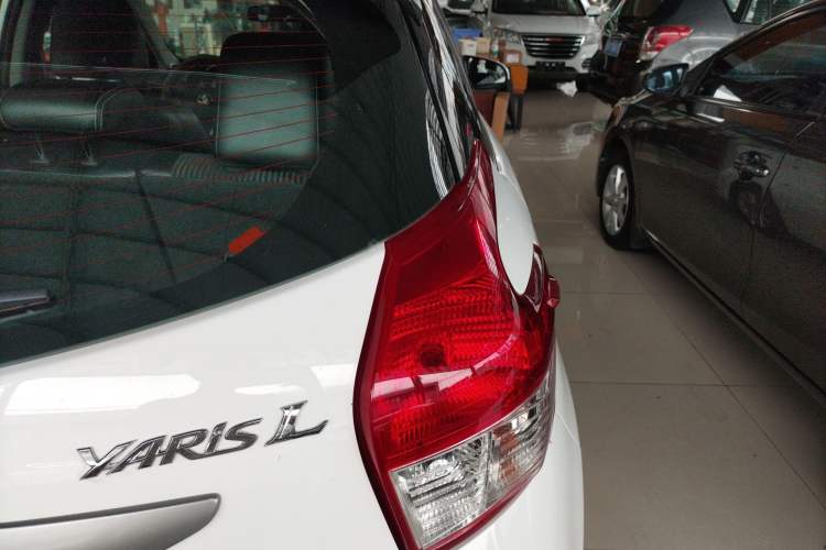 Used Toyota YARiS L Zhi Xuan 2015 1.5G Automatic Xuan Dong Sunroof Special Edition Right Rear Taillight
