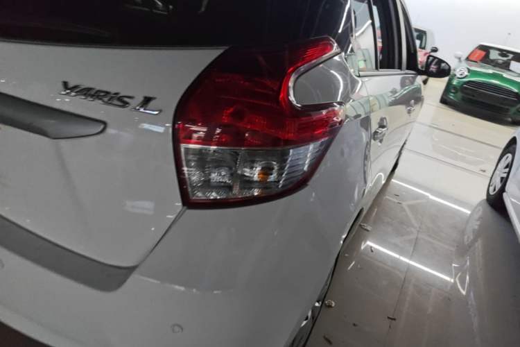 Used Toyota YARiS L Zhi Xuan 2015 1.5E Automatic Charm Edition Right Rear Taillight
