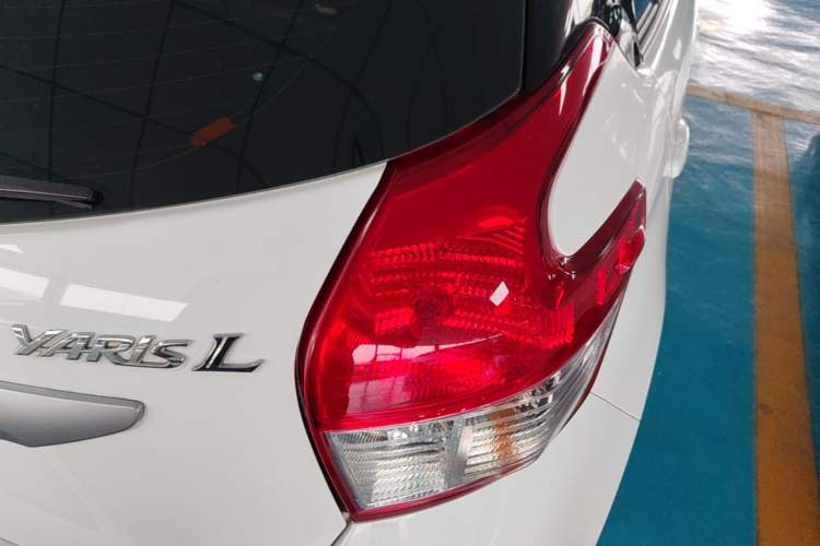 Used Toyota YARiS L Zhi Xuan 2015 1.5E Automatic Charm Edition Right Rear Taillight