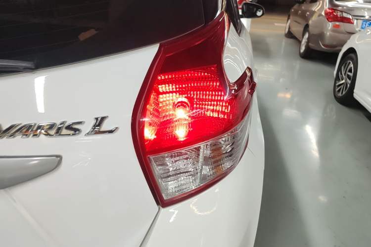 Used Toyota YARiS L Zhi Xuan 2015 1.5E Automatic Charm Edition Right Rear Taillight