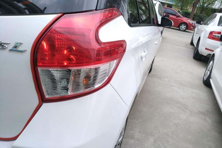 Used Toyota YARiS L Zhi Xuan 2015 1.5E Automatic Charm Edition Right Rear Taillight