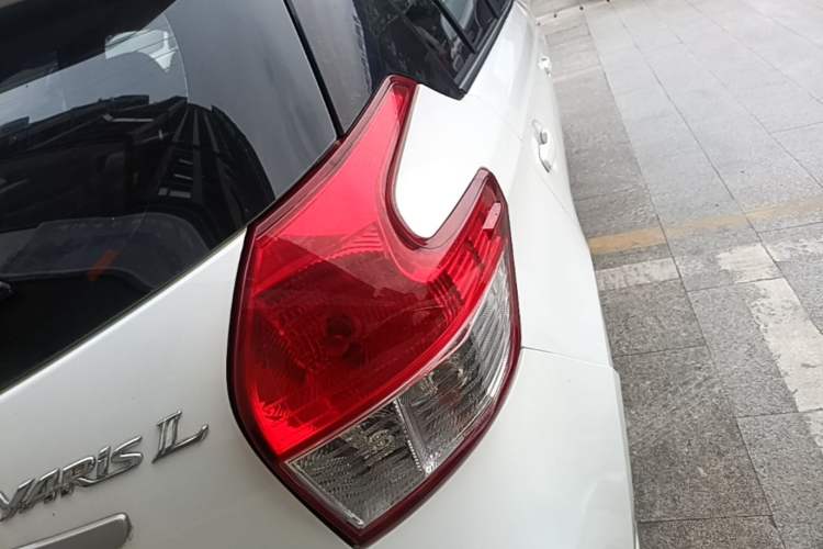 Used Toyota YARiS L Zhi Xuan 2015 1.5E Automatic Charm Edition Right Rear Taillight