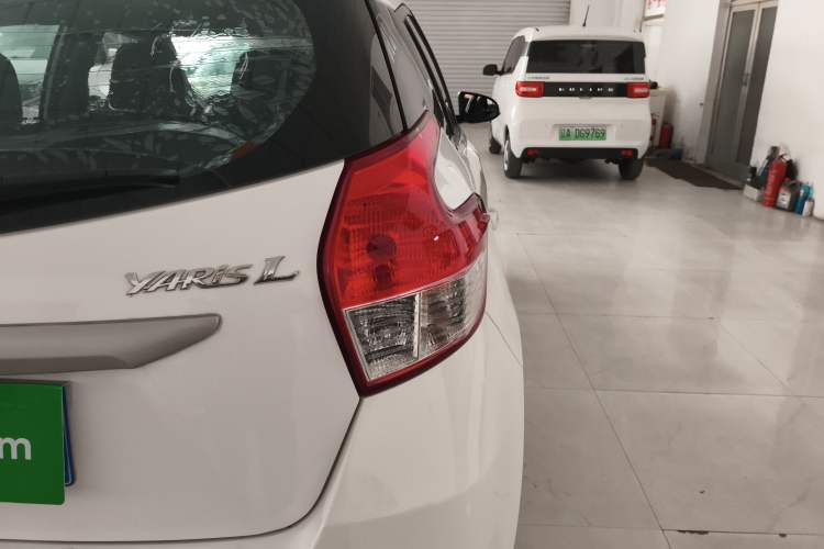 Used Toyota YARiS L Zhi Xuan 2015 1.5E Automatic Charm Edition Right Rear Taillight