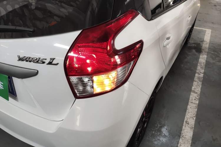 Used Toyota YARiS L Zhi Xuan 2015 1.5E Automatic Charm Edition Right Rear Taillight
