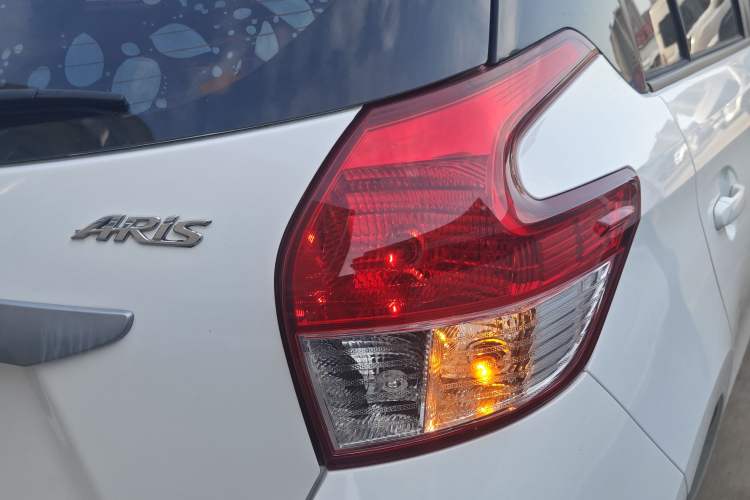 Used Toyota YARiS L Zhi Xuan 2015 1.5E Automatic Charm Edition Right Rear Taillight