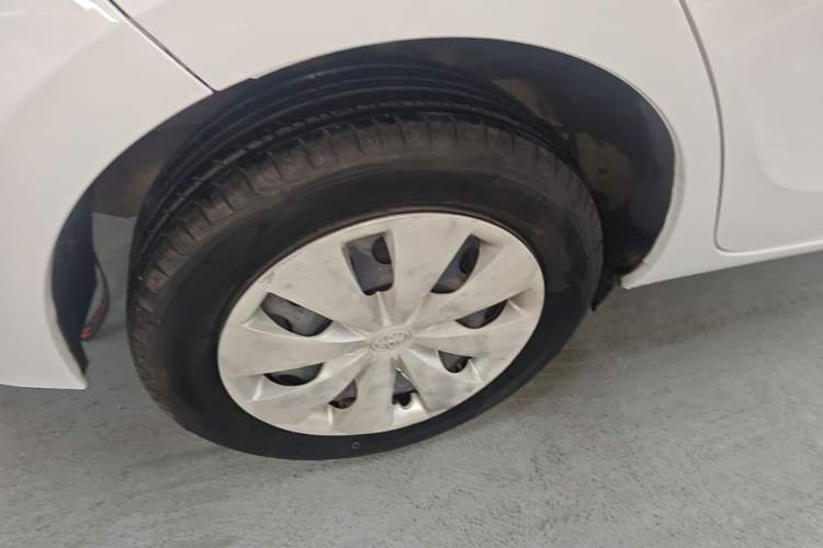 Used Toyota YARiS L Zhi Xuan 2015 1.5E Automatic Charm Edition Right Rear Wheel Hub