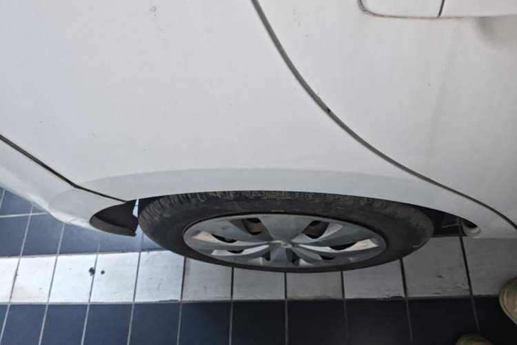 Used Toyota YARiS L Zhi Xuan 2015 1.5E Automatic Charm Edition Right Rear Wheel Hub