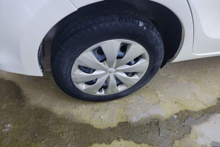 Used Toyota YARiS L Zhi Xuan 2015 1.5E Automatic Charm Edition Right Rear Wheel Hub