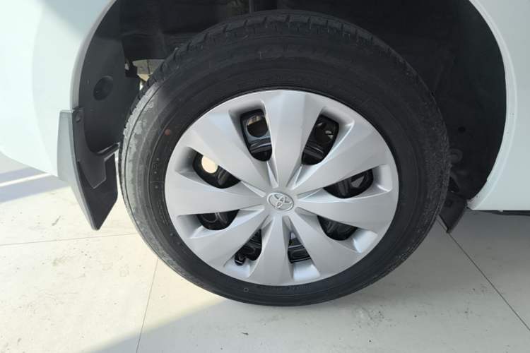 Used Toyota YARiS L Zhi Xuan 2015 1.5E Automatic Charm Edition Right Rear Wheel Hub