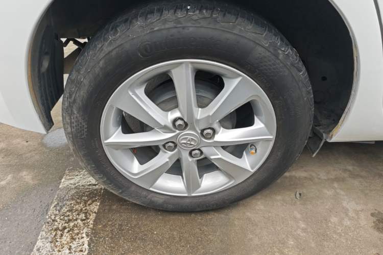 Used Toyota YARiS L Zhi Xuan 2015 1.5G Automatic Xuan Dong Sunroof Special Edition Right Rear Wheel Hub