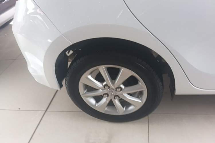 Used Toyota YARiS L Zhi Xuan 2015 1.5E Automatic Charm Edition Right Rear Wheel Hub