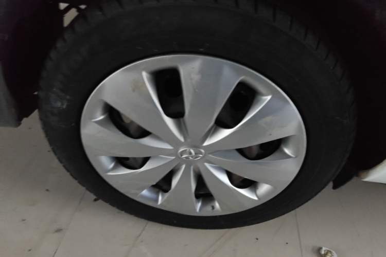 Used Toyota YARiS L Zhi Xuan 2015 1.5E Automatic Charm Edition Right Rear Wheel Hub