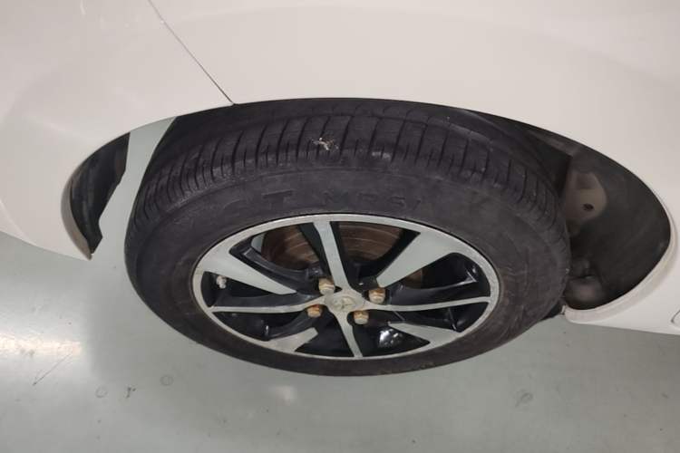 Used Toyota YARiS L Zhi Xuan 2015 1.5E Automatic Charm Edition Right Rear Wheel Hub