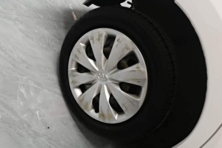 Used Toyota YARiS L Zhi Xuan 2015 1.5E Automatic Charm Edition Right Rear Wheel Hub