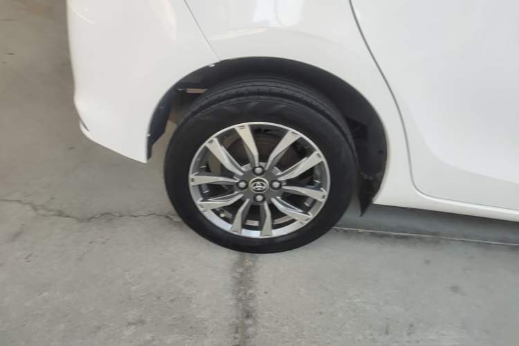 Used Toyota YARiS L Zhi Xuan 2015 1.5E Automatic Charm Edition Right Rear Wheel Hub