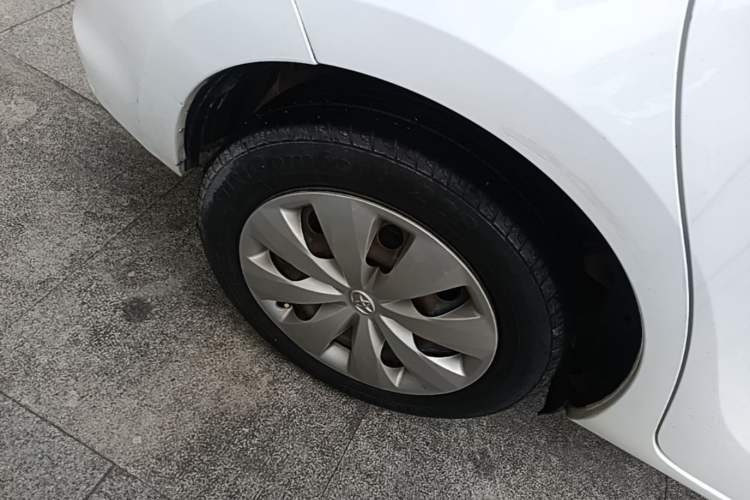 Used Toyota YARiS L Zhi Xuan 2015 1.5E Automatic Charm Edition Right Rear Wheel Hub