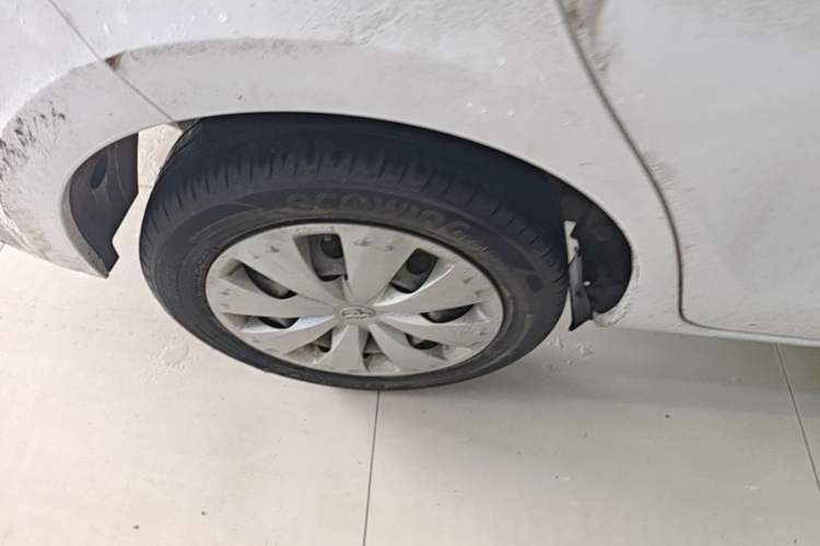 Used Toyota YARiS L Zhi Xuan 2015 1.5E Automatic Charm Edition Right Rear Wheel Hub