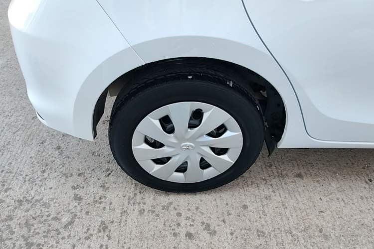 Used Toyota YARiS L Zhi Xuan 2015 1.5E Automatic Charm Edition Right Rear Wheel Hub
