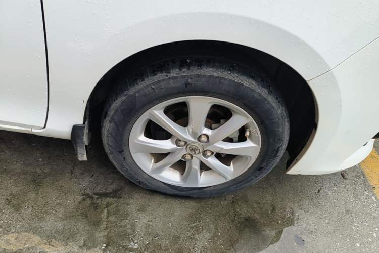 Used Toyota YARiS L Zhi Xuan 2015 1.5E Automatic Charm Edition Right Rear Wheel Hub