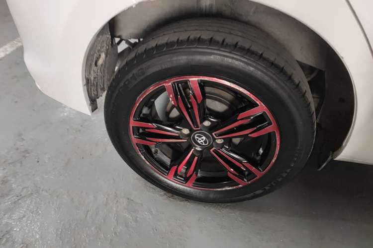 Used Toyota YARiS L Zhi Xuan 2015 1.5E Automatic Charm Edition Right Rear Wheel Hub