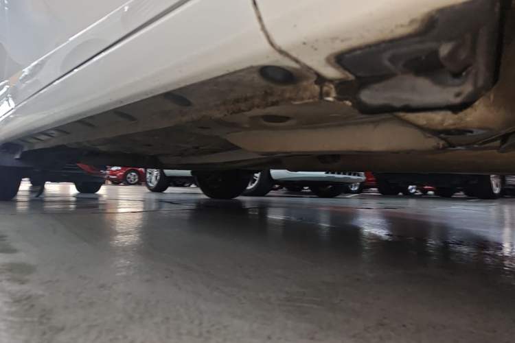 Used Toyota YARiS L Zhi Xuan 2015 1.5E Automatic Charm Edition Right Side Sill