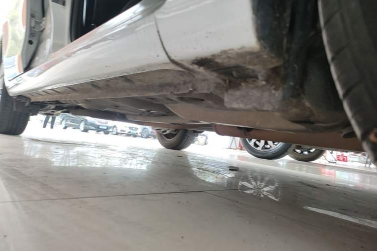 Used Toyota YARiS L Zhi Xuan 2015 1.5E Automatic Charm Edition Right Side Sill