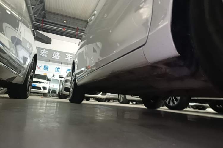 Used Toyota YARiS L Zhi Xuan 2015 1.5E Automatic Charm Edition Right Side Sill