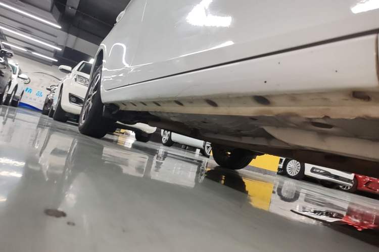 Used Toyota YARiS L Zhi Xuan 2015 1.5E Automatic Charm Edition Right Side Sill