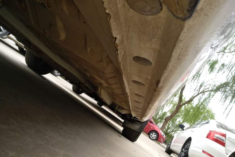Used Toyota YARiS L Zhi Xuan 2015 1.5E Automatic Charm Edition Right Side Sill