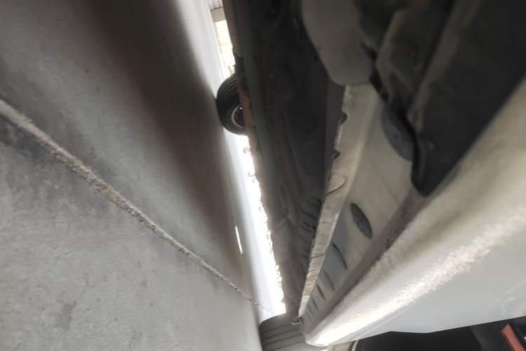 Used Toyota YARiS L Zhi Xuan 2015 1.5E Automatic Charm Edition Right Side Sill