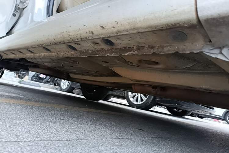 Used Toyota YARiS L Zhi Xuan 2015 1.5E Automatic Charm Edition Right Side Sill