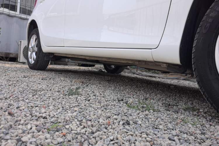 Used Toyota YARiS L Zhi Xuan 2015 1.5E Automatic Charm Edition Right Side Sill