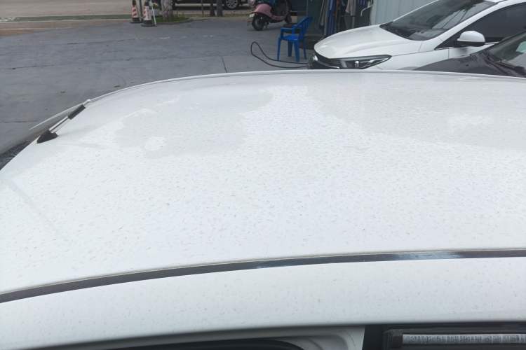 Used Toyota YARiS L Zhi Xuan 2015 1.5E Automatic Charm Edition Roof