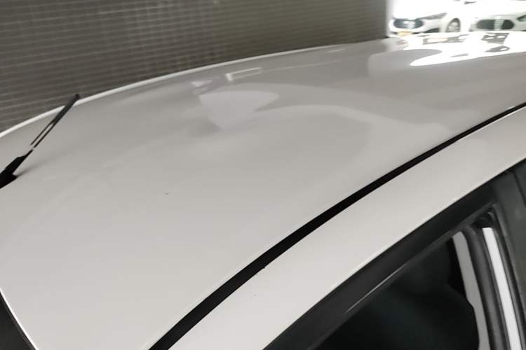 Used Toyota YARiS L Zhi Xuan 2015 1.5E Automatic Charm Edition Roof