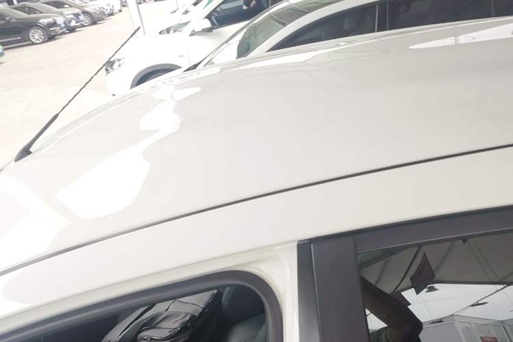 Used Toyota YARiS L Zhi Xuan 2015 1.5E Automatic Charm Edition Roof
