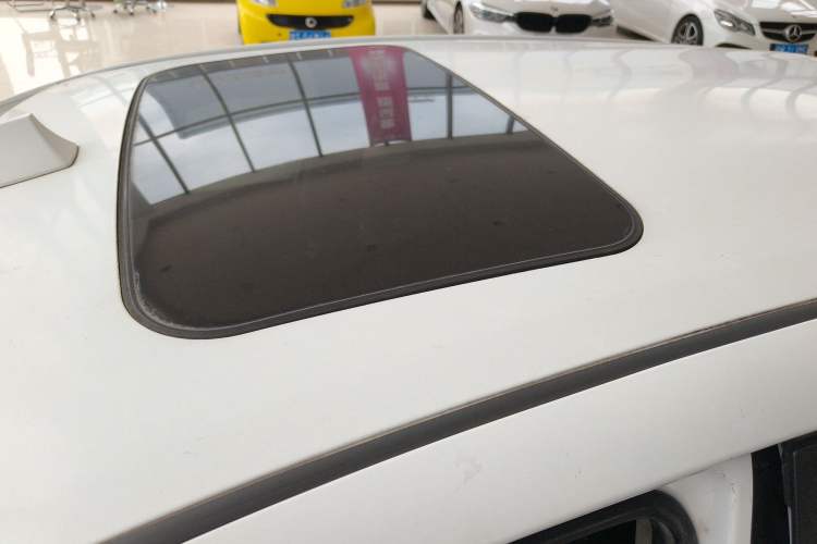 Used Toyota YARiS L Zhi Xuan 2015 1.5G Automatic Xuan Dong Sunroof Special Edition Roof