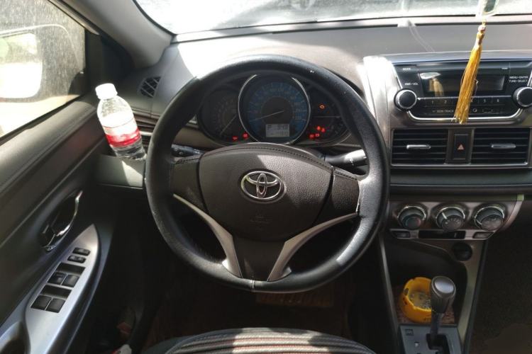 Used Toyota YARiS L Zhi Xuan 2015 1.5E Automatic Charm Edition Steering Wheel