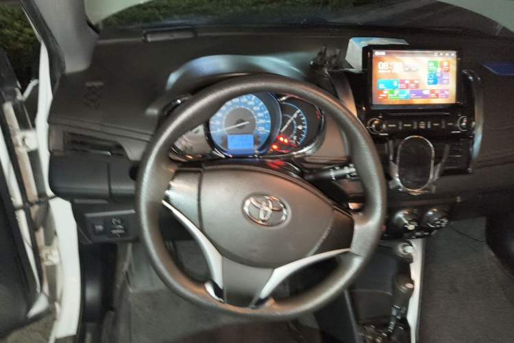 Used Toyota YARiS L Zhi Xuan 2015 1.5E Automatic Charm Edition Steering Wheel