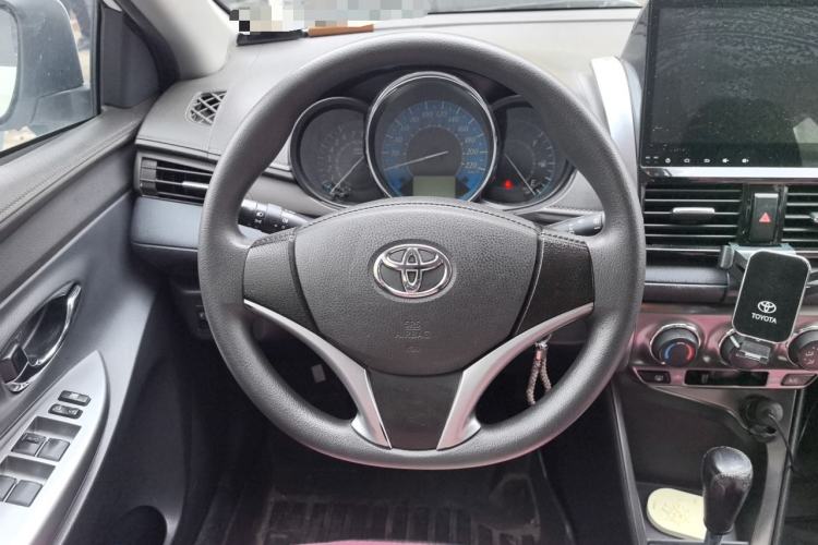 Used Toyota YARiS L Zhi Xuan 2015 1.5E Automatic Charm Edition Steering Wheel