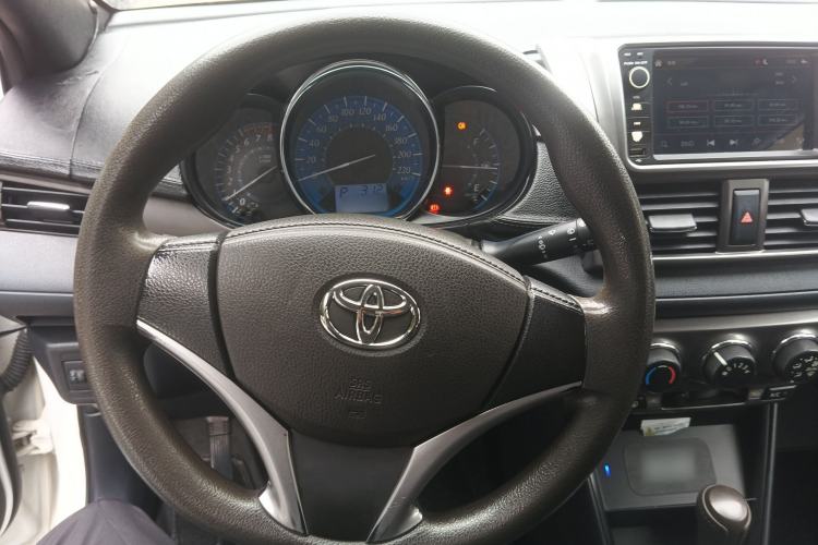 Used Toyota YARiS L Zhi Xuan 2015 1.5E Automatic Charm Edition Steering Wheel