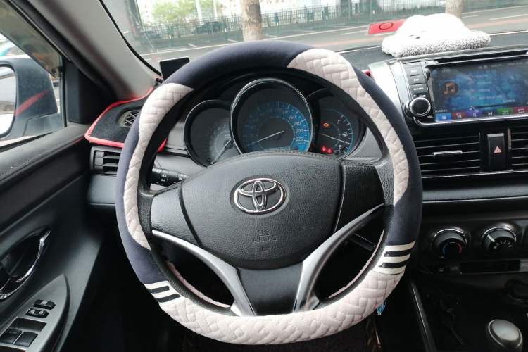 Used Toyota YARiS L Zhi Xuan 2015 1.5E Automatic Charm Edition Steering Wheel